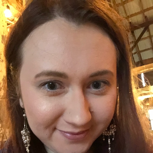 Meet your Posher, Megan - Picture 2 of 5